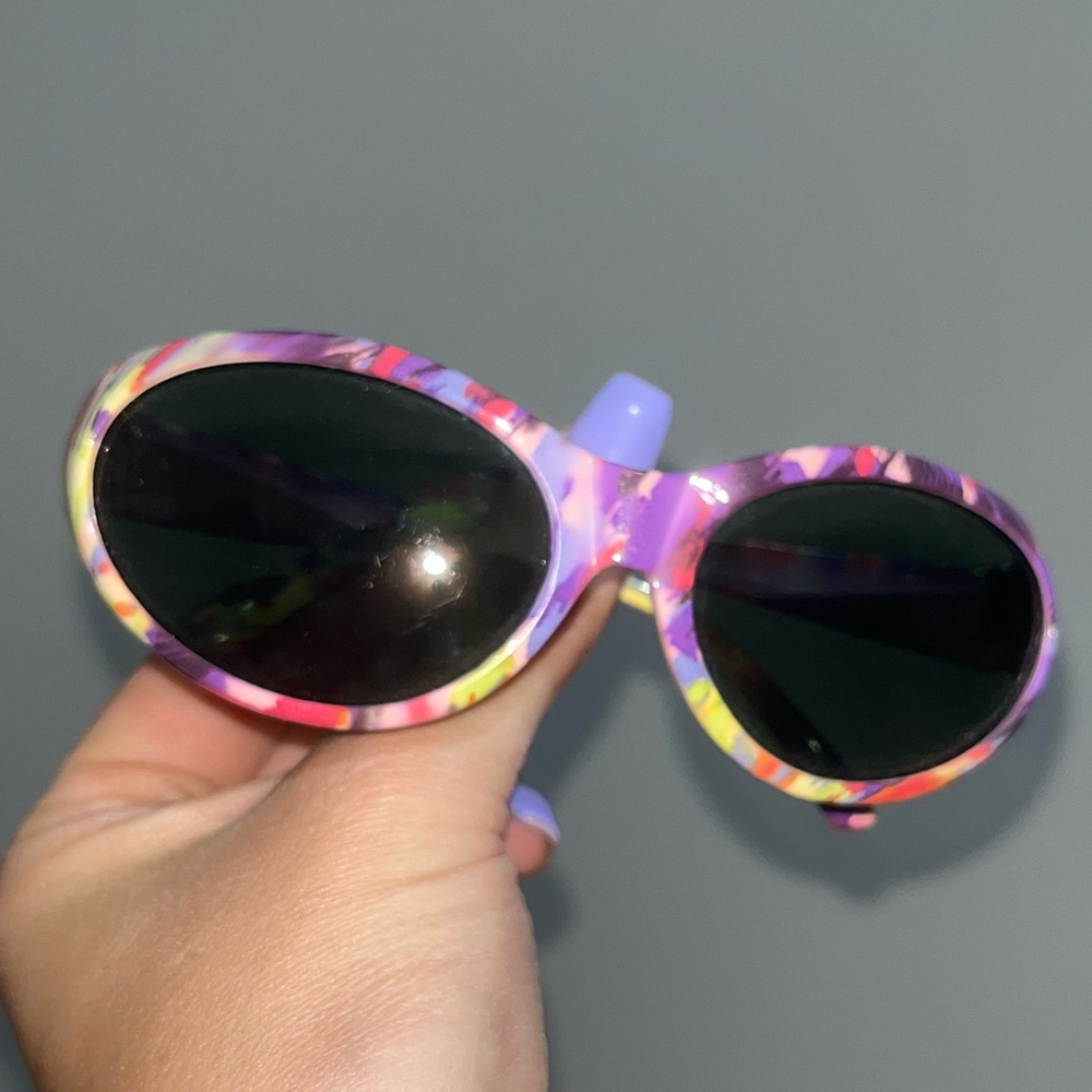 GIRL’S SUNGLASSES - 1990’S